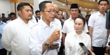 Wali Kota Batam Amsakar Achmad bersama Wakil Wali Kota Batam Li Claudia Chandra