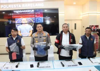 Konferensi pers kasus kebakaran 10 hektare di Daerah Tangkapan Air Tembesi Batam